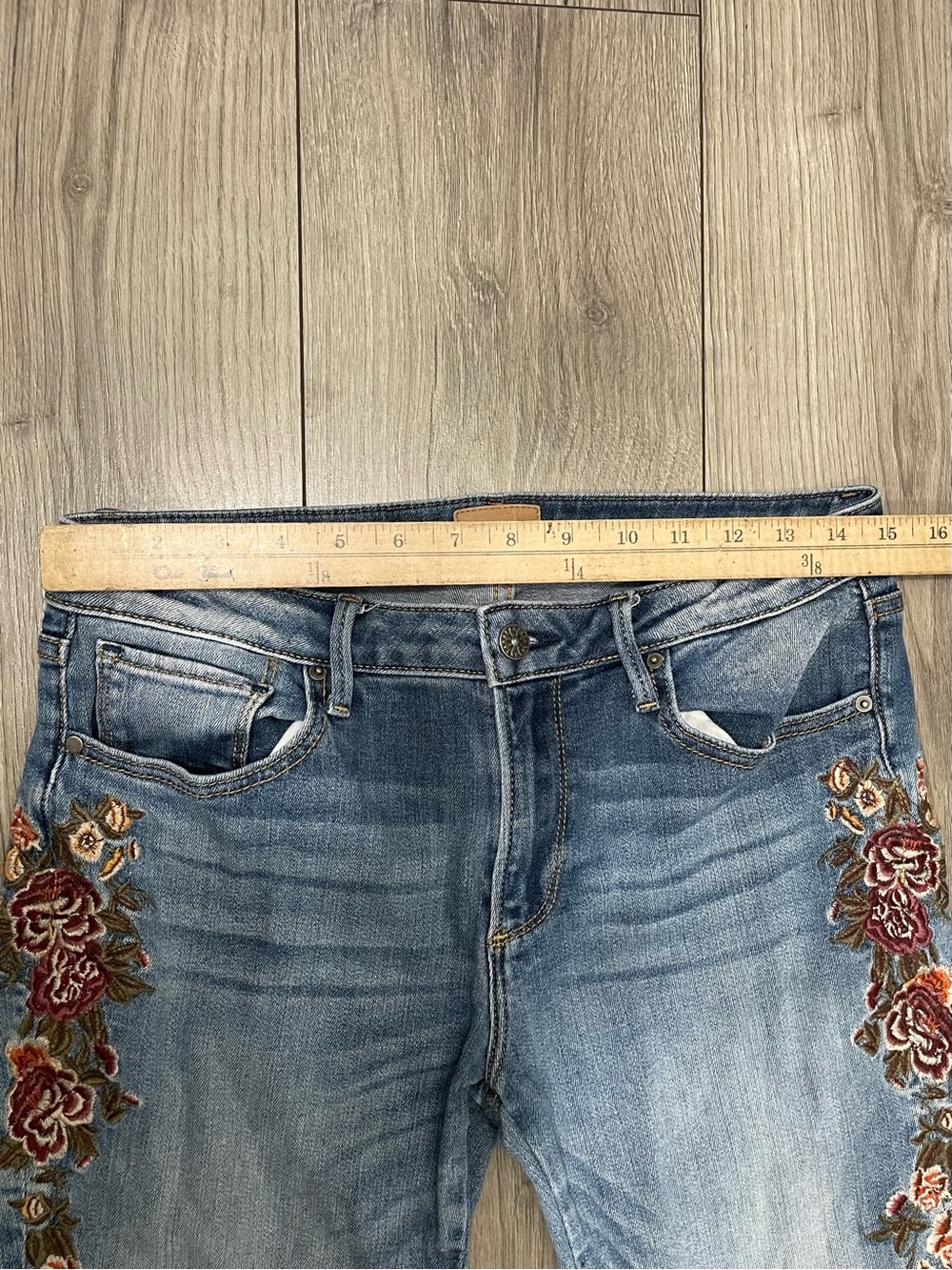 Driftwood Kelly Embroidered Floral Jeans Women's 29 Bootcut Blue Denim - Picture 3 of 7